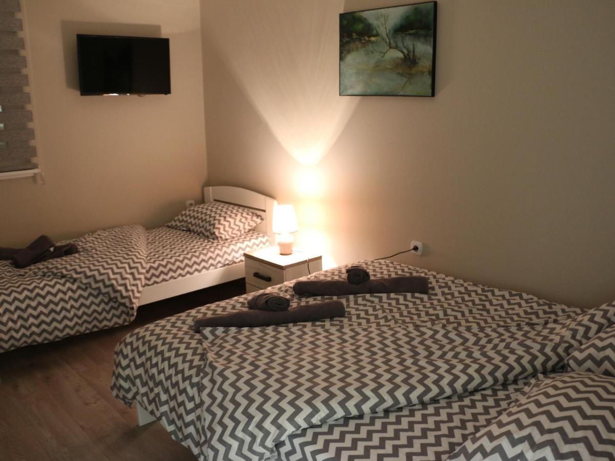 Apartman Petrov Доньи-Милановац Экстерьер фото