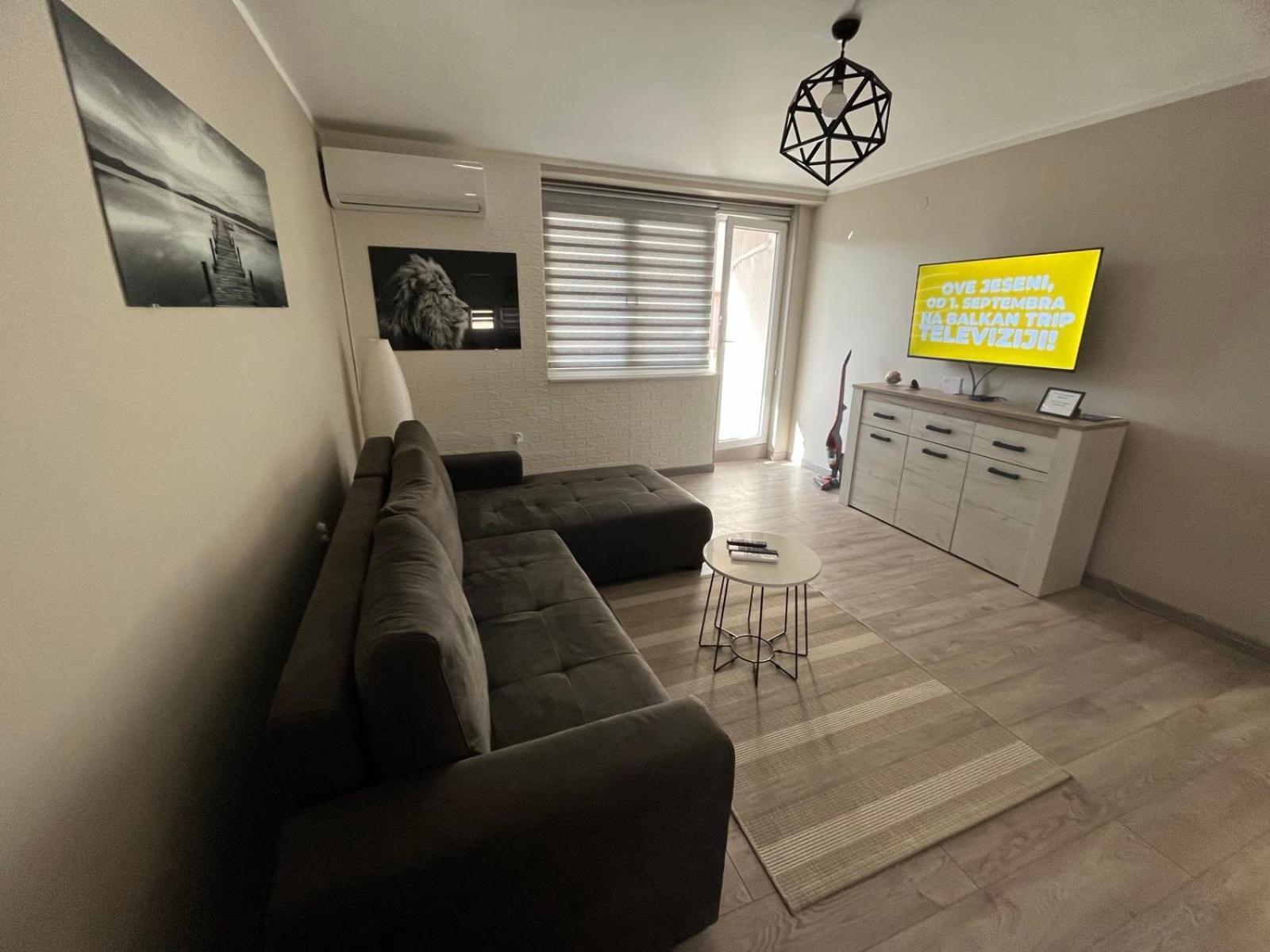 Apartman Petrov Доньи-Милановац Экстерьер фото